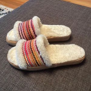 Minnetonka Slippers